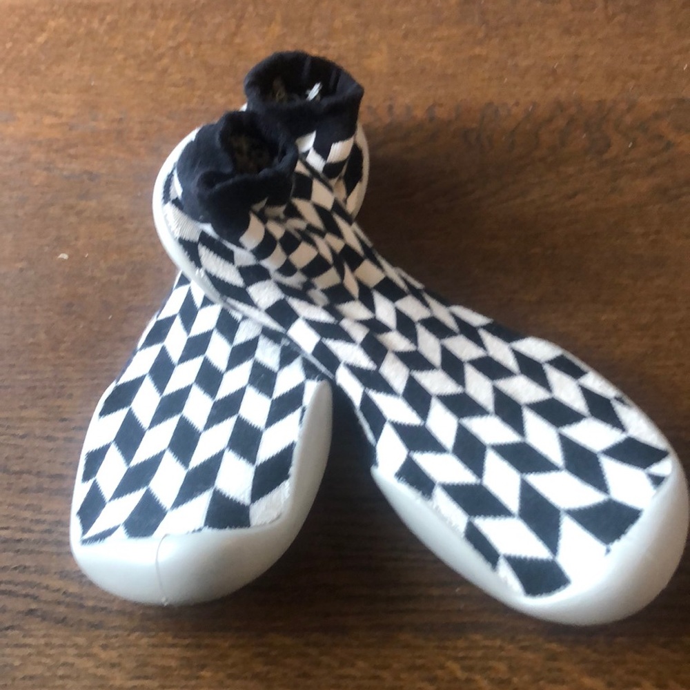 Slippers - Picture 4 of 4